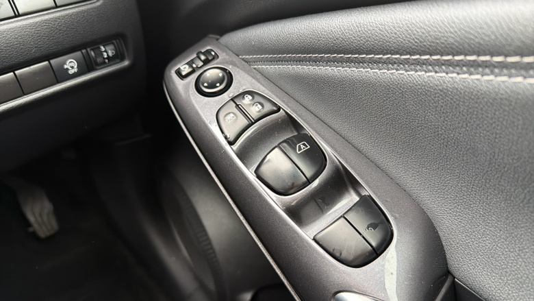 Nissan Juke 1.0 DiG-T 114 N-Connecta 5dr Petrol Hatchback